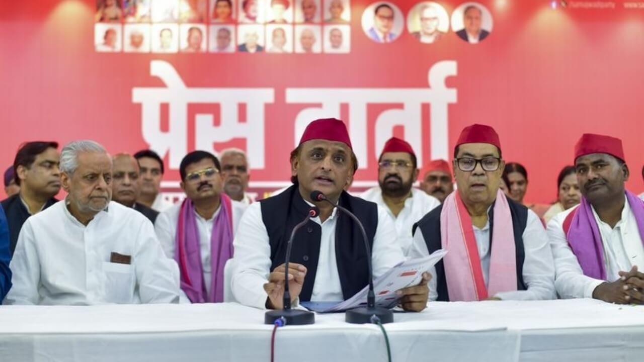 2027 विधानसभा चुनाव को लेकर अखिलेश यादव का इन तीन जिलों पर विशेष फोकस, अलग घोषणापत्र लाने की तैयारी