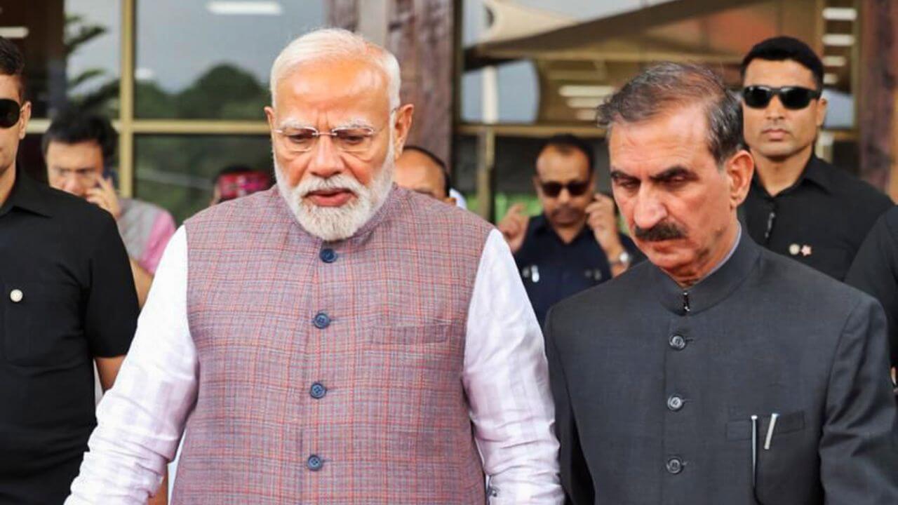 हिमाचल आपदा दौरे पर पीएम मोदी, 1500 करोड़ की तत्काल राहत का ऐलान