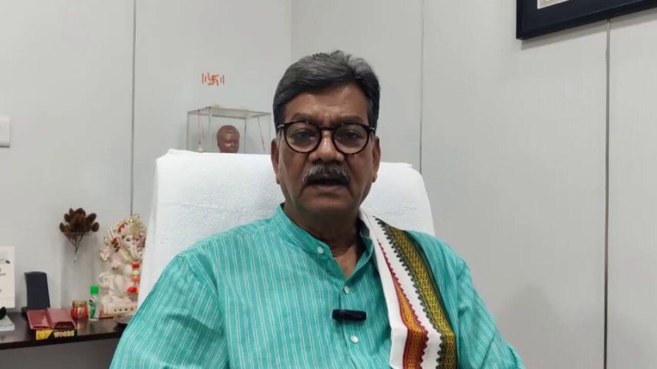 बिलासपुर रेल हादसे के घायलों से मिले नेता प्रतिपक्ष चरणदास महंत, मोदी सरकार पर साधा निशाना