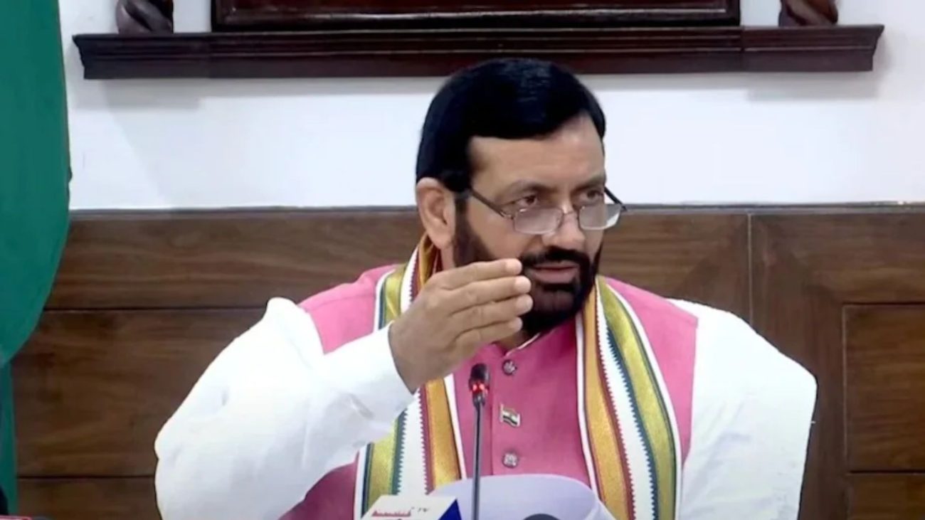 मुख्यमंत्री नायब सैनी ने प्रदेश मुख्यालय में विधायकों के साथ की बैठक, डायरी और पेन लेकर बैठाया, जरूरी पॉइंट्स नोट करने के निर्देश दिए