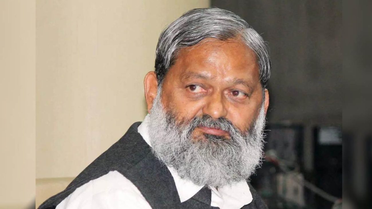 सड़क हादसे में बाल-बाल बचे हरियाणा के परिवहन एवं ऊर्जा मंत्री अनिल विज, एसटीएफ जवान ने गाड़ी को मारी टक्कर