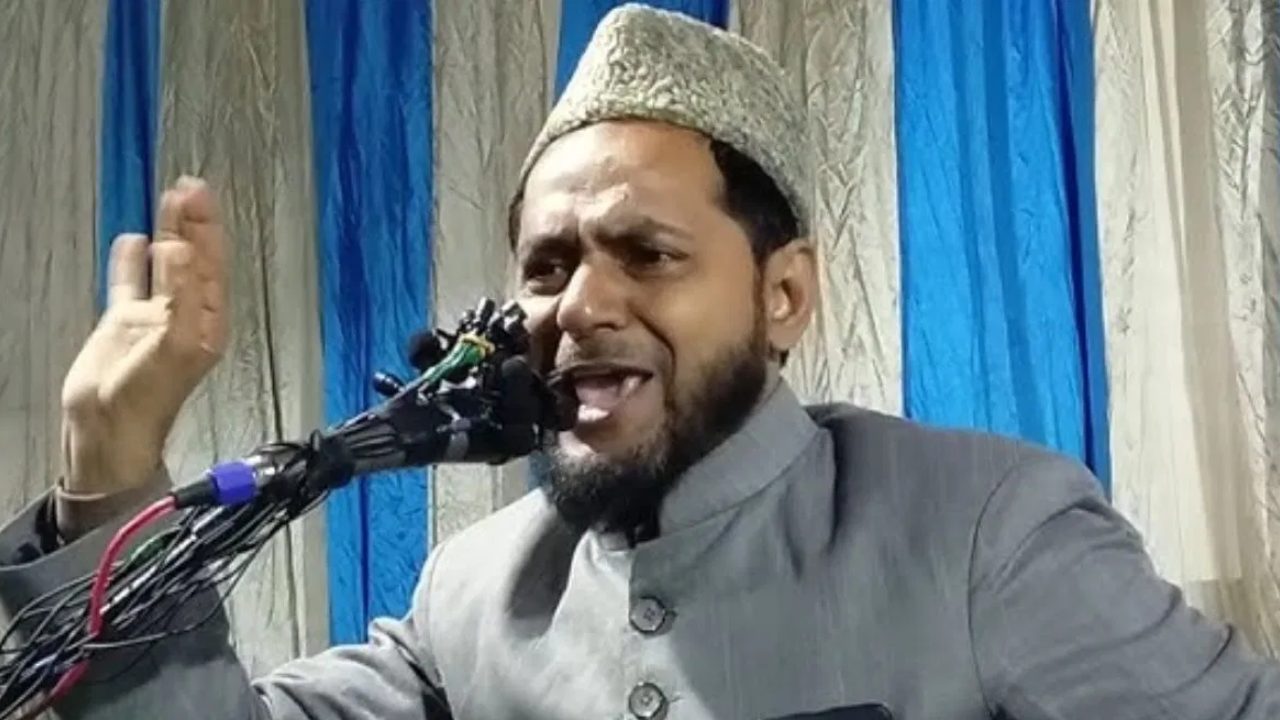 मौलाना जर्जिस अंसारी ने सड़क पर नमाज रोकने पर योगी सरकार को घेरा, हिंदू त्योहारों की छूट का उठाया मुद्दा