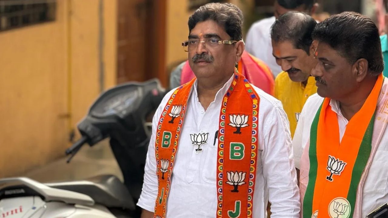 भाजपा MLC के कार्यालय में मिला हथियारों से भरा संदिग्ध बैग, मचा हड़कंप, जांच में जुटी पुलिस