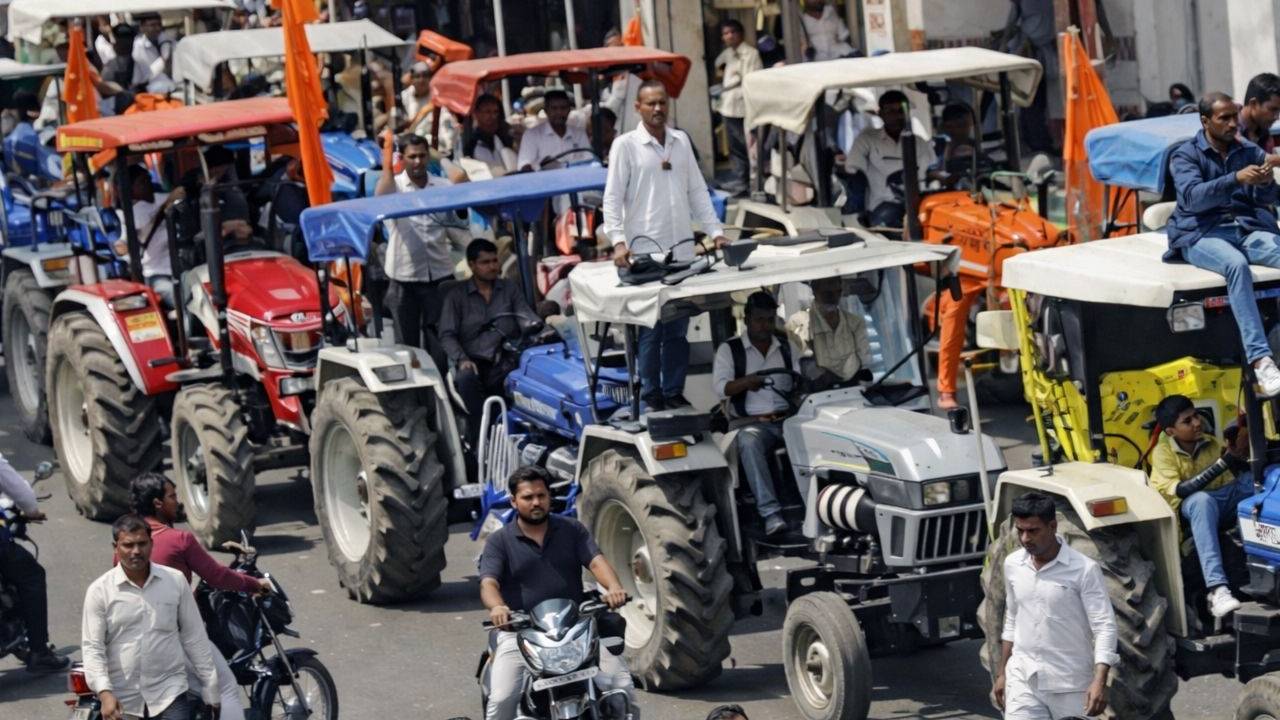 हक की लड़ाई में उतरे अन्नदाता, ग्रीन फील्ड रोड के खिलाफ उज्जैन में सैकड़ों किसान अनिश्चितकालीन धरने पर