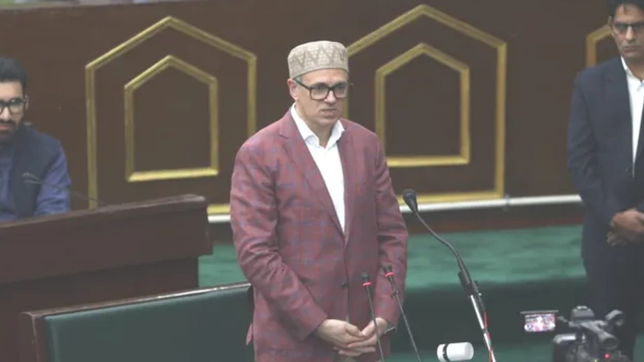 जम्मू-कश्मीर सरकार ने 2026-27 के लिए 1.27 लाख करोड़ का बजट किया पेश, जानें ग्रामीण विकास, पर्यटन और रोजगार पर क्या है खास