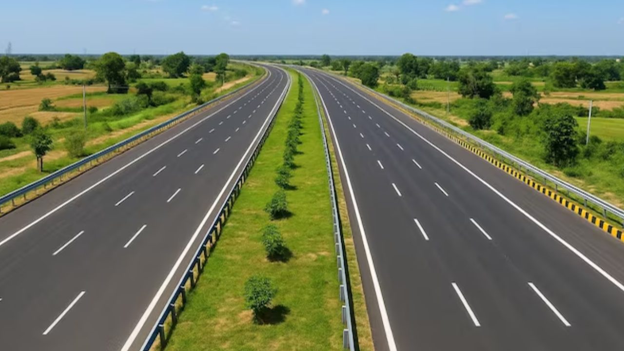 यूपी में जनता के लिए जल्द खुलेंगे 3 बड़े एक्सप्रेसवे, दिल्ली से लेकर पूर्वांचल तक का सफर होगा तेज और आसान