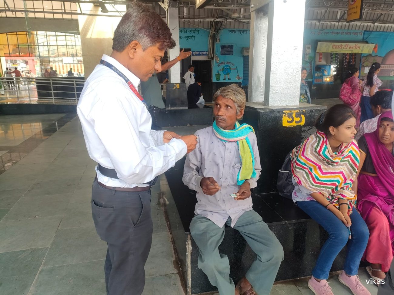 भोपाल रेल मण्डल ने जून महीने में बिना टिकिट यात्रियों से वसूले 04 करोड़ 22 लाख