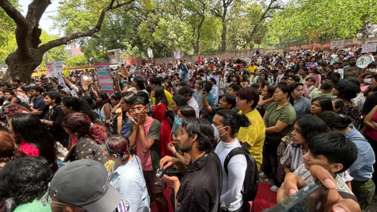 ट्रांसजेंडर संशोधन विधेयक 2026 का विरोध, जंतर-मंतर पर जोरदार प्रदर्शन, बिल को अधिकारों का हनन बताकर वापस लेने की मांग