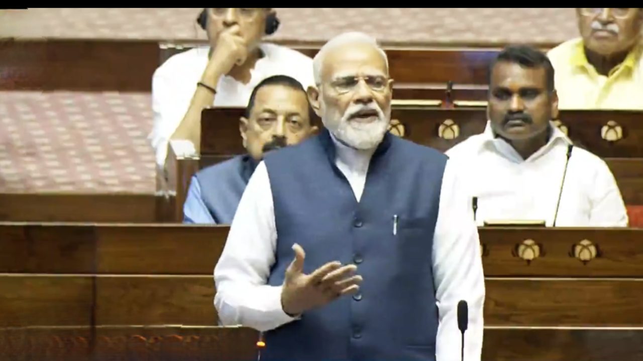 पीएम मोदी ने राज्यसभा में रिटायर हो रहे सदस्यों को दी विदाई, फेयरवेल स्पीच में कहा “राजनीति में फुल स्टॉप नहीं होता”