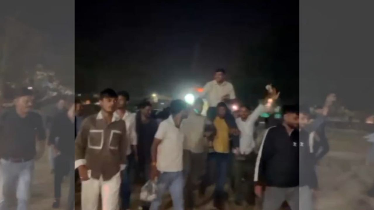 चोर के कंधे पर पुलिस: जन्मदिन का जश्न मनाने वाला थाना प्रभारी निलंबित, वायरल वीडियो के बाद एसपी का एक्शन