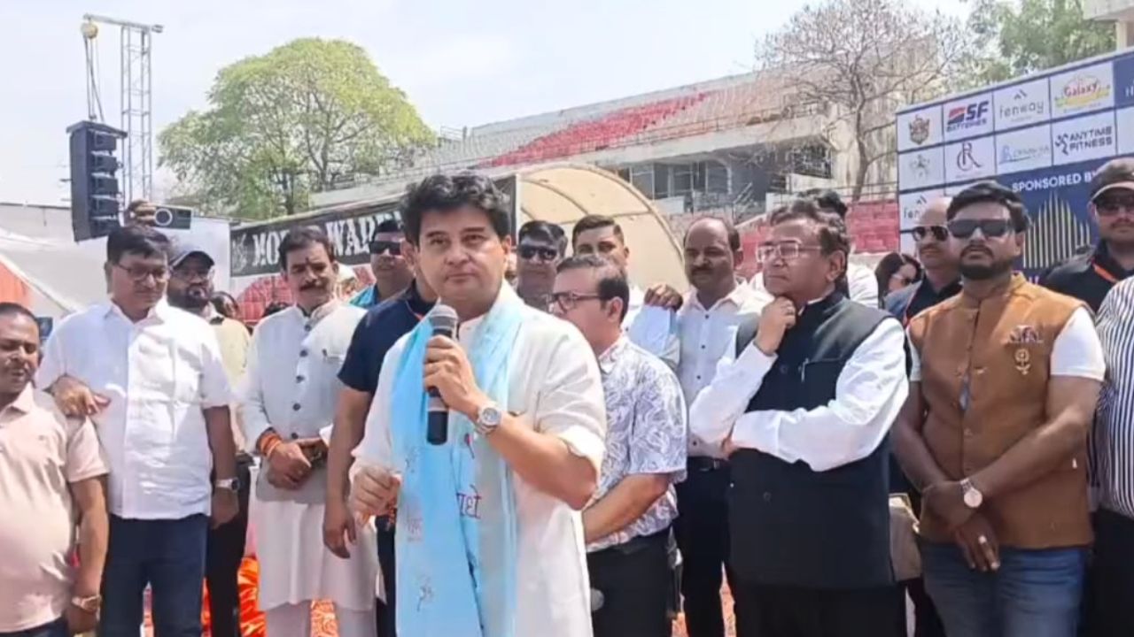 होर्मुज से भारत पहुंचे जहाज को ज्योतिरादिय सिंधिया ने PM Modi की सफल डिप्लोमेसी बताया, कांग्रेस पर साधा निशाना