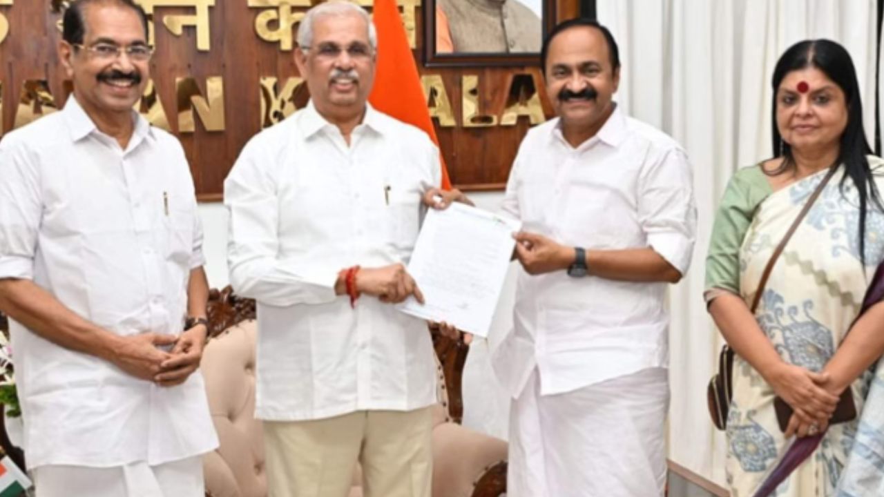 केरलम में UDF कैबिनेट मंत्रियों की अंतिम सूची तैयार, राज्यपाल से मिले वीडी सतीशन, सोमवार को शपथ ग्रहण समारोह