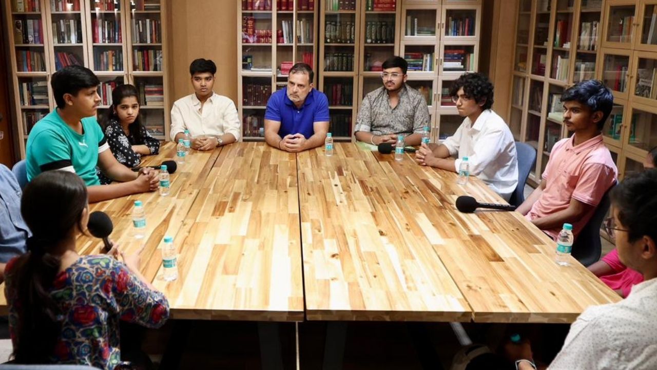 CBSE मार्किंग को लेकर राहुल गांधी ने की छात्रों से मुलाकात, शेयर किया वीडियो, मोदी सरकार पर साधा निशान