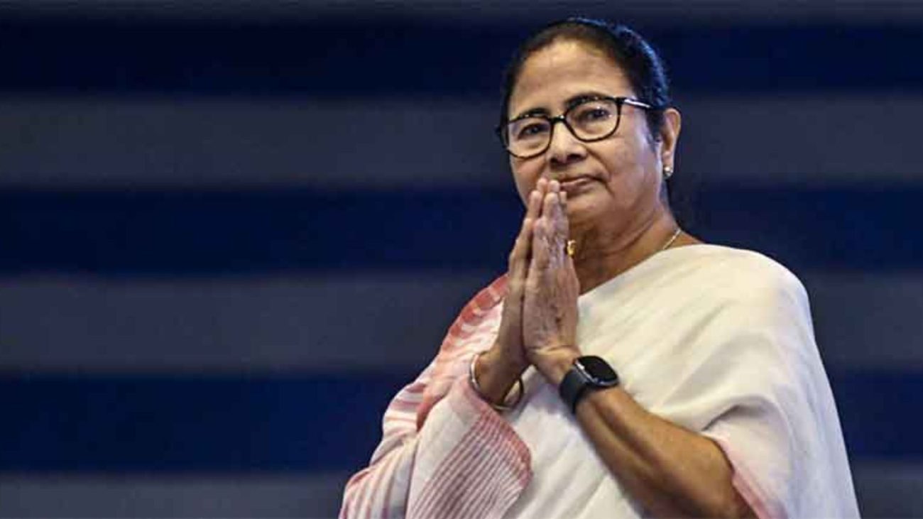 ममता बनर्जी को फिर लगा झटका, टीएमसी जिलाध्यक्ष आशीष बनर्जी ने पद से दिया इस्तीफा, जानिए क्या है कारण?