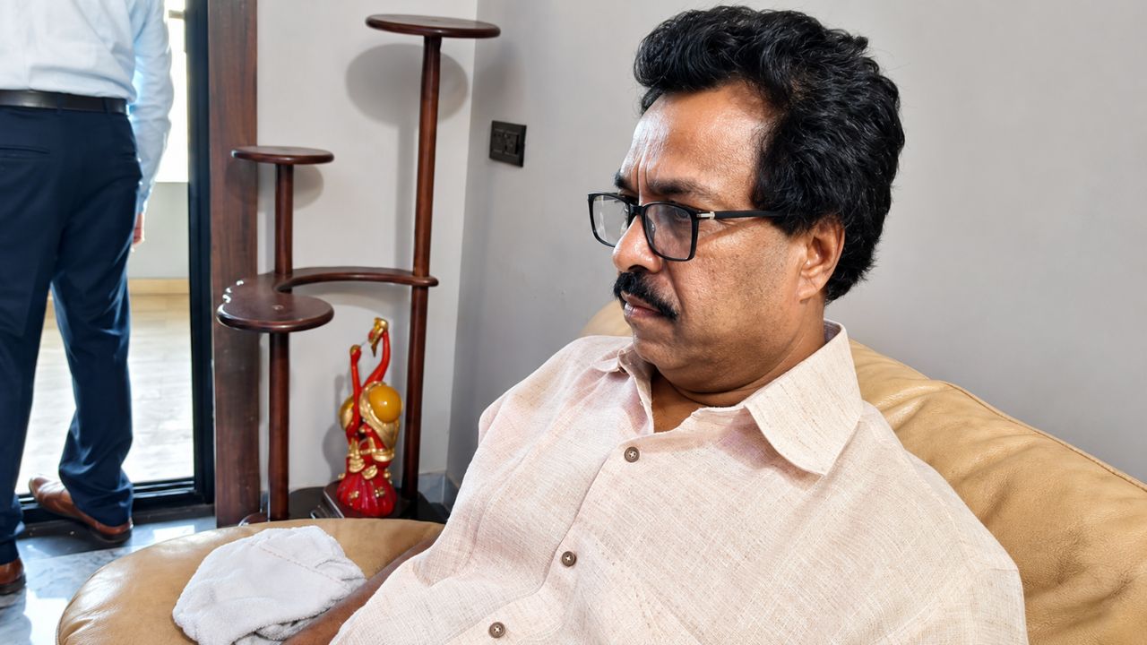 2.8 करोड़ की कमाई, 9.76 करोड़ की संपत्ति! महिला एवं बाल विकास विभाग के अधिकारी पर लोकायुक्त का शिकंजा