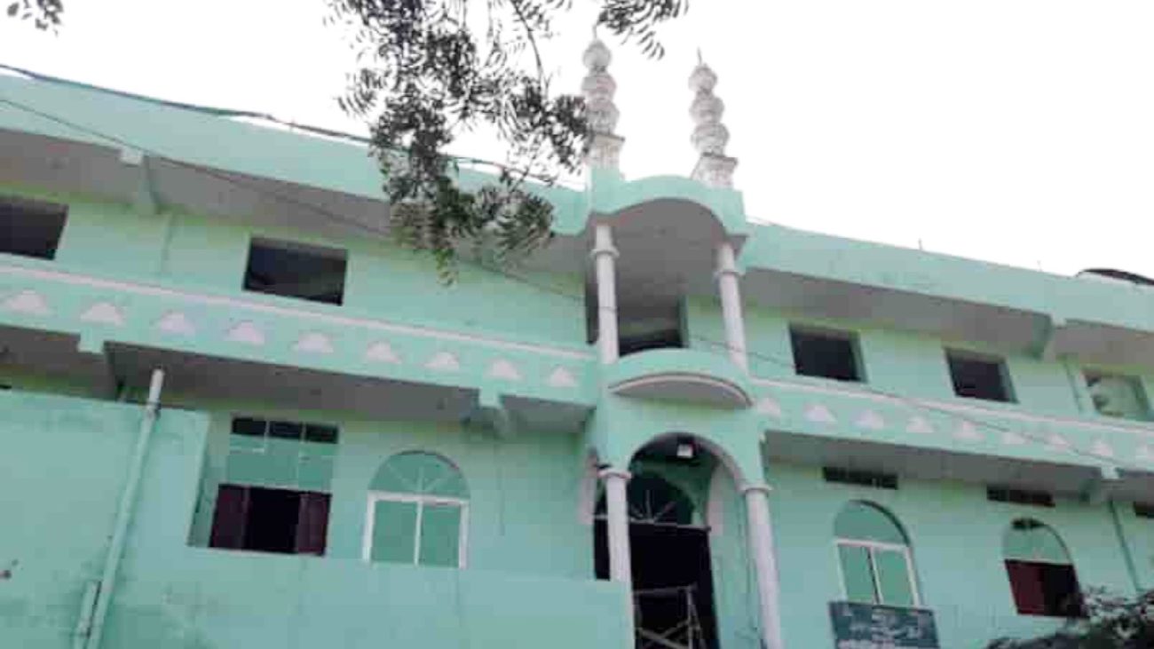 जयपुर में गिराई जा रही है 45 साल पुरानी नूरानी मस्जिद, कई अवैध निर्माणों पर चला बुलडोजर, कड़ी सुरक्षा के बीच इंटरनेट सेवाएं बंद