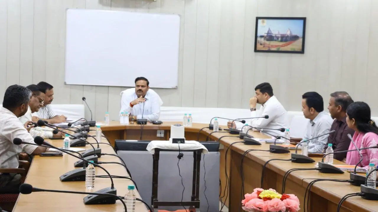 भोपाल में 5 से 8 अगस्त तक BRICS सम्मेलन, अंतरराष्ट्रीय मेहमानों के स्वागत की तैयारियां शुरू, कमिश्नर कर्मवीर शर्मा ने की बैठक
