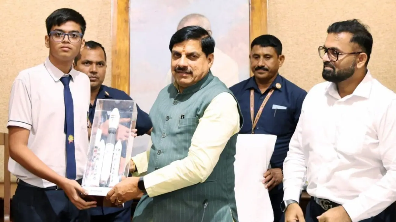 विधानसभा पहुंचे छात्रों से बोले CM मोहन यादव – ‘सिर्फ पढ़ाई नहीं, लोकतंत्र को समझना भी जरूरी’, युवाओं को दिए ये बड़े संदेश