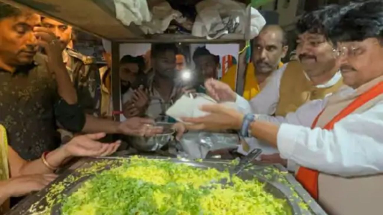 इंदौर में ‘एक पेड़ मां के नाम’ अभियान को मिला जनसमर्थन, राजवाड़ा से पोहा-चाय के साथ हजारों लोगों ने लिया हरियाली बढ़ाने का संकल्प