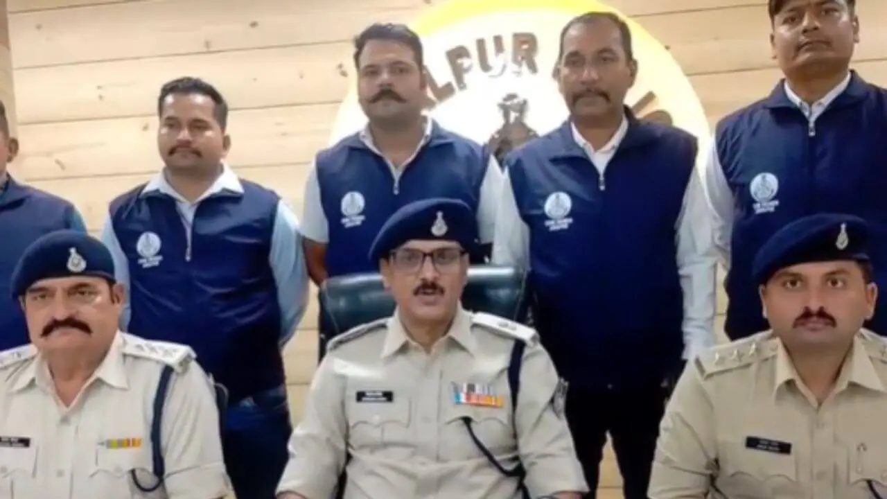 जबलपुर में नशे के कारोबार पर पुलिस का शिकंजा, साढ़े चार लाख का गांजा जब्त, दो महिलाओं समेत 3 तस्कर गिरफ्तार