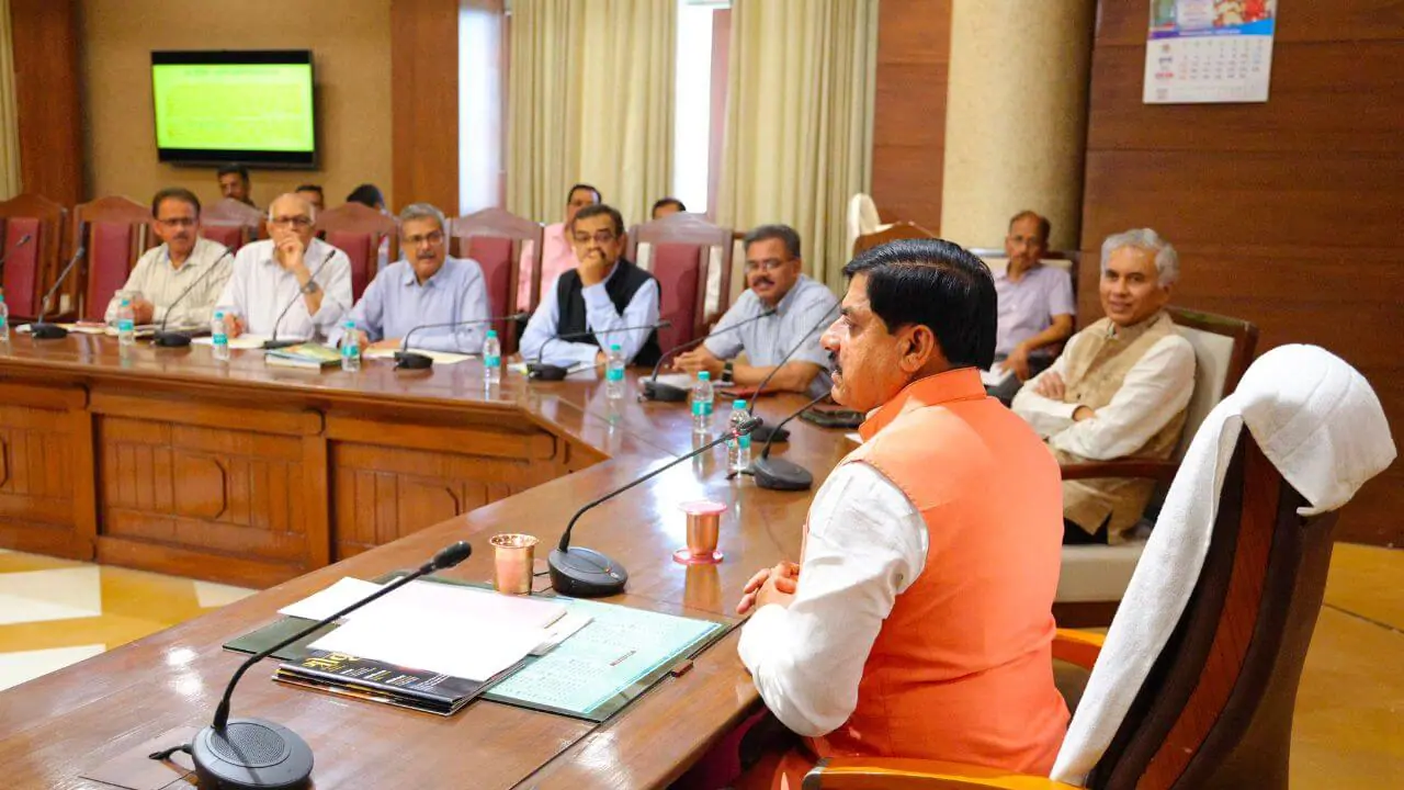 सीएम मोहन यादव का बड़ा फैसला, बोले- गुरु पूर्णिमा पर पूरे प्रदेश में मनेगा ‘महर्षि सांदीपनि श्रद्धा पर्व’, दिए कई अहम निर्देश