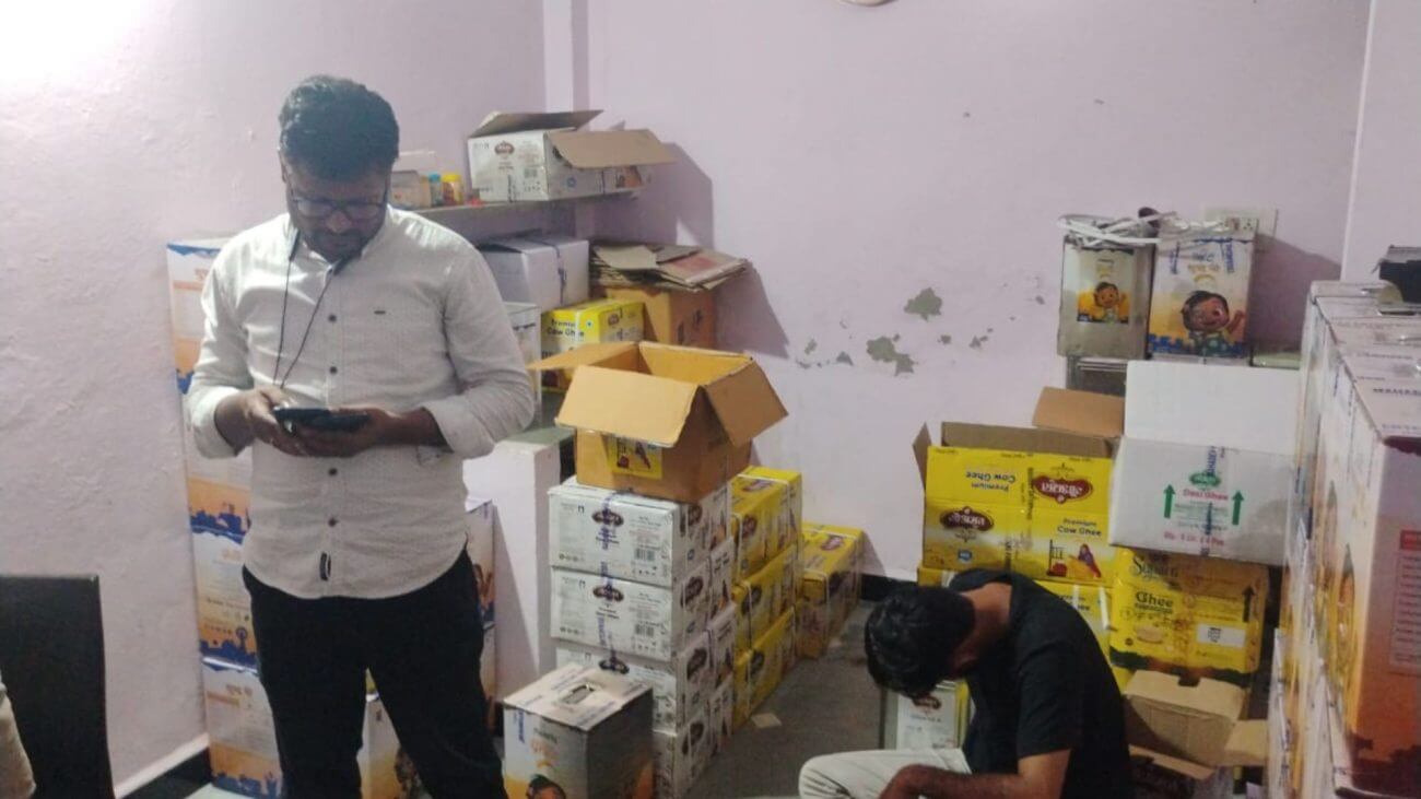 इंदौर में फूड सेफ्टी विभाग का बड़ा एक्शन, 12 लाख रुपये का संदिग्ध घी जब्त, 31 सैंपल जांच के लिए भेजे गए