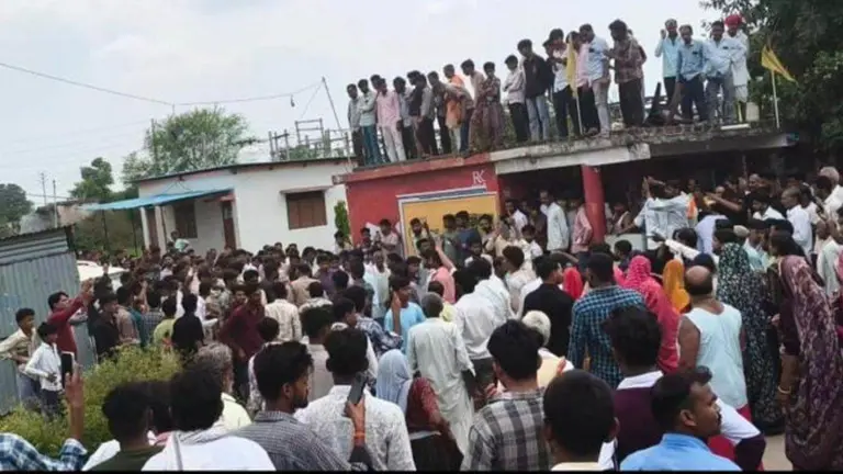 गुटखा लाने से किया इनकार, 10 साल के मासूम की गला काटकर हत्या, नाबालिग पर आरोप, गांव में चक्काजाम