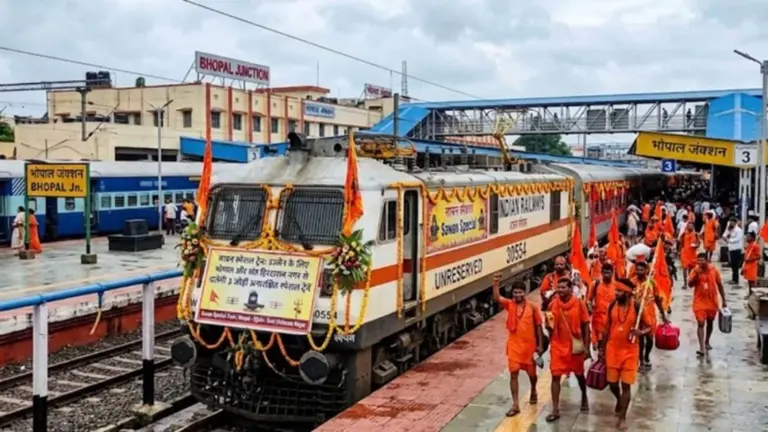 महाकाल दर्शन के लिए रेलवे ने किया बड़ा इंतजाम, उज्जैन-भोपाल के बीच चलेंगी 3 स्पेशल ट्रेनें, 5 ट्रेनों के फेरे बढ़े