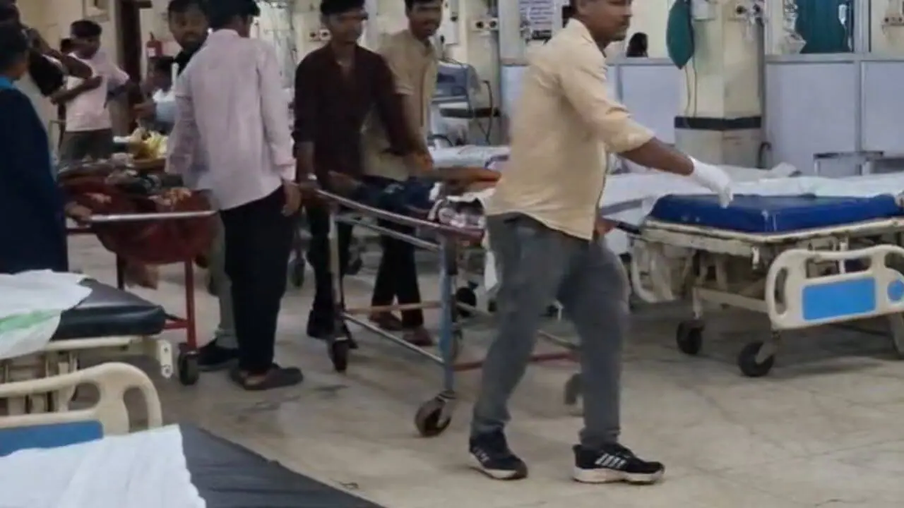 नरसिंहपुर में भीषण सड़क हादसा, अज्ञात तेज रफ्तार वाहन की टक्कर से 6 युवकों की मौत, जांच में जुटी पुलिस
