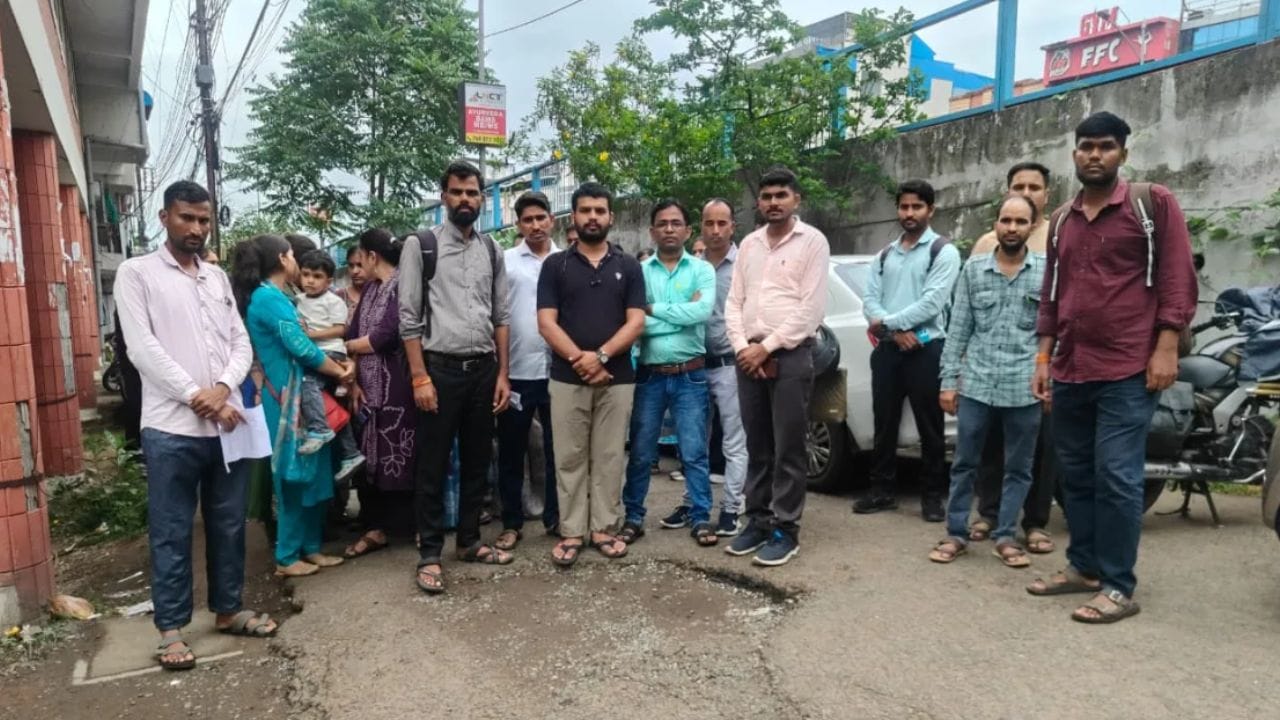 MP शिक्षक भर्ती 2025 में NIOS D.El.Ed पर नया विवाद, दस्तावेज सत्यापन रुका, भोपाल में अभ्यर्थियों का प्रदर्शन