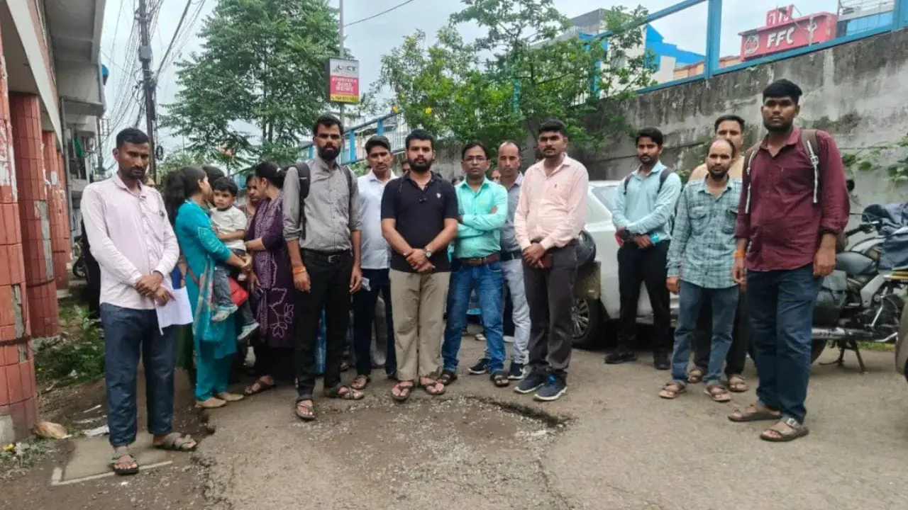 MP शिक्षक भर्ती 2025 में NIOS D.El.Ed पर नया विवाद, दस्तावेज सत्यापन रुका, भोपाल में अभ्यर्थियों का प्रदर्शन