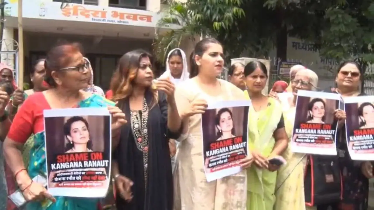 भोपाल में महिला कांग्रेस का विरोध प्रदर्शन, बिलकिस बानो प्रकरण और आंदोलनकारी बेटियों पर टिप्पणी को लेकर पुतला दहन