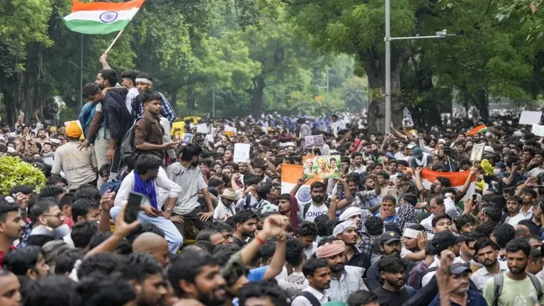 कॉकरोच जनता पार्टी शुक्रवार को देशभर में करेगी प्रदर्शन, किया ऐलान, ‘Every District. One Day. One Demand’ का दिया नारा