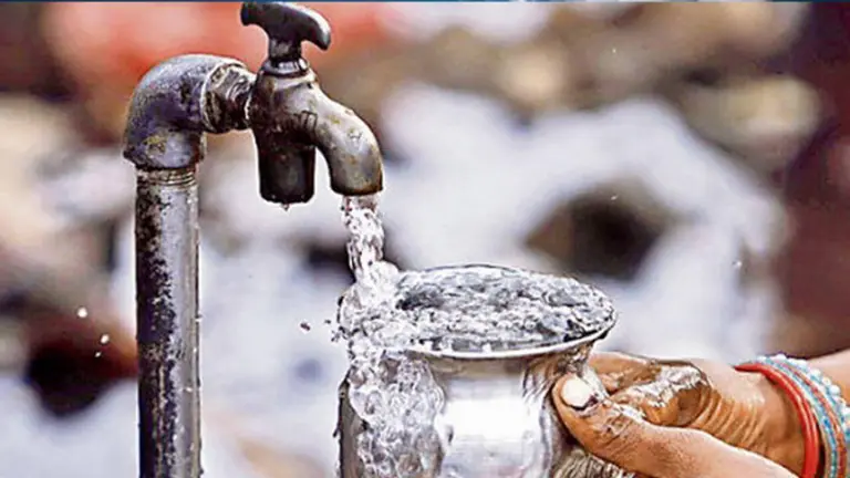 सतना में नलों से निकल रहा कीड़ों वाला दूषित पानी, पेयजल संकट से लोग परेशान