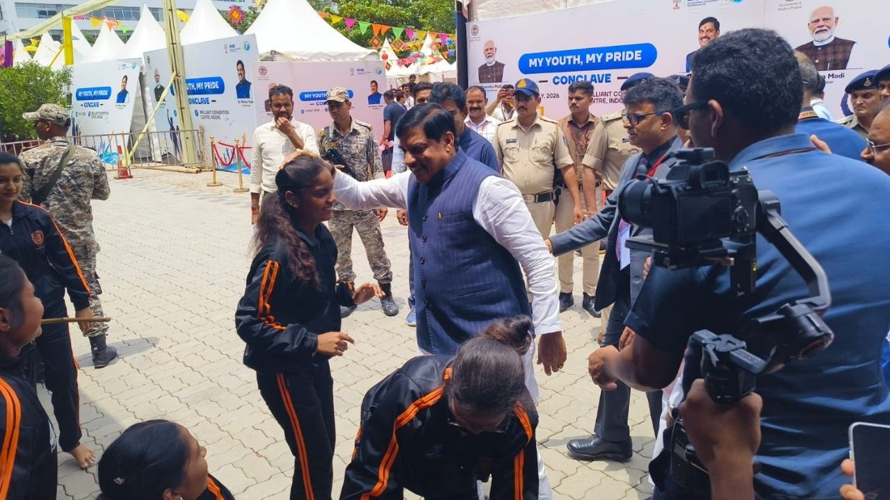 CM मोहन यादव ने किया पर्यटन सखियों से संवाद, कार्यों को सराहा, कहा- वर्ष 2027 युवाओं को समर्पित