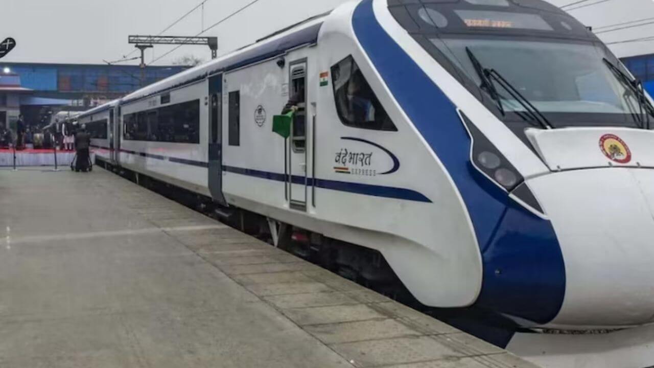 भोपाल-लखनऊ स्लीपर वंदे भारत को मिली मंजूरी, सिर्फ 8 घंटे में पूरा होगा सफर, 20 कोच की ट्रेन जल्द दौड़ेगी