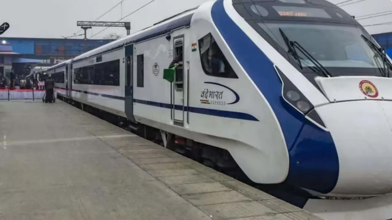 भोपाल-लखनऊ स्लीपर वंदे भारत को मिली मंजूरी, सिर्फ 8 घंटे में पूरा होगा सफर, 20 कोच की ट्रेन जल्द दौड़ेगी