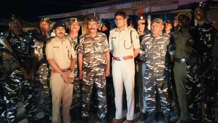 नेपाल कर्फ्यू का असर, भारत-नेपाल सीमा पर हाई अलर्ट, इंडो-नेपाल रेल सेवा बंद
