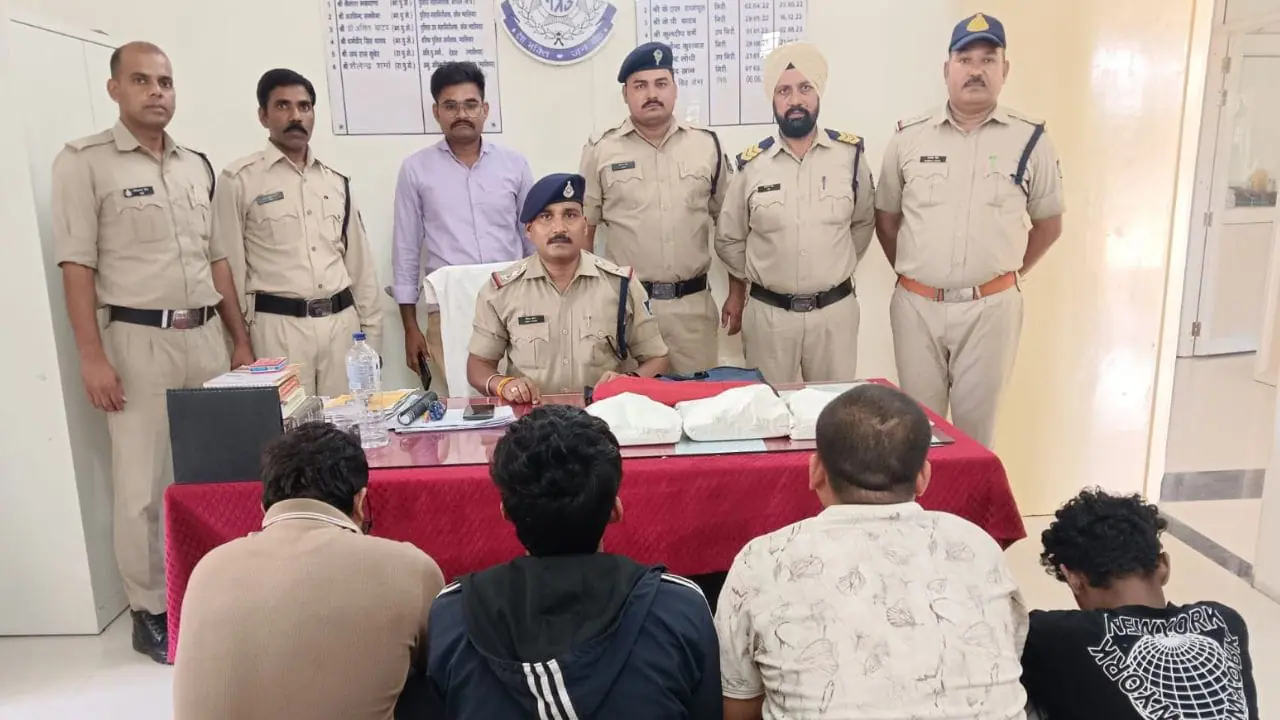 फर्जी इंटरनेशनल कॉल सेंटर का भंडाफोड़, विदेशी नागरिकों से ऑनलाइन ठगी करने वाले 4 आरोपी गिरफ्तार