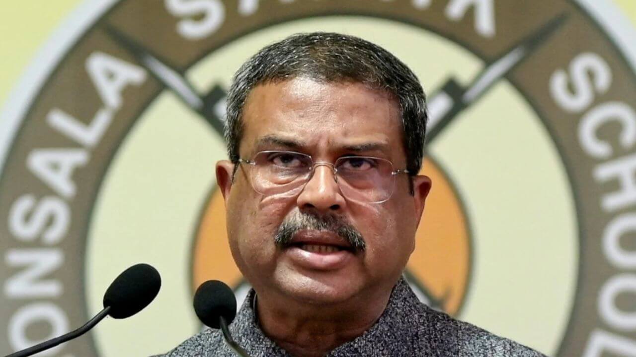 पेपर लीक विवाद के बीच सरकार की NTA पर बड़ी कार्रवाई, हटाए गए 47 अधिकारी! पारदर्शी परीक्षा व्यवस्था की ओर बड़ा कदम