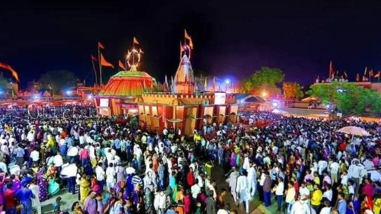 खंडवा में गुरु पूर्णिमा के महापर्व पर दादाजी धूनीवाले दरबार पहुंचे लाखों श्रद्धालु, 700 से ज्यादा सेवा स्टॉल और भंडारे लगाए गए