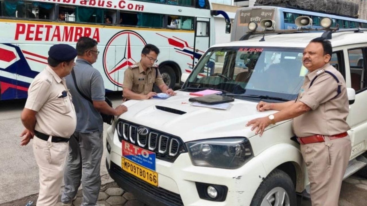 इंदौर कलेक्टर के निर्देश पर एक्शन में परिवहन विभाग, नियम तोड़ने वाले यात्री वाहनों से 1.24 लाख रुपये जुर्माना वसूला