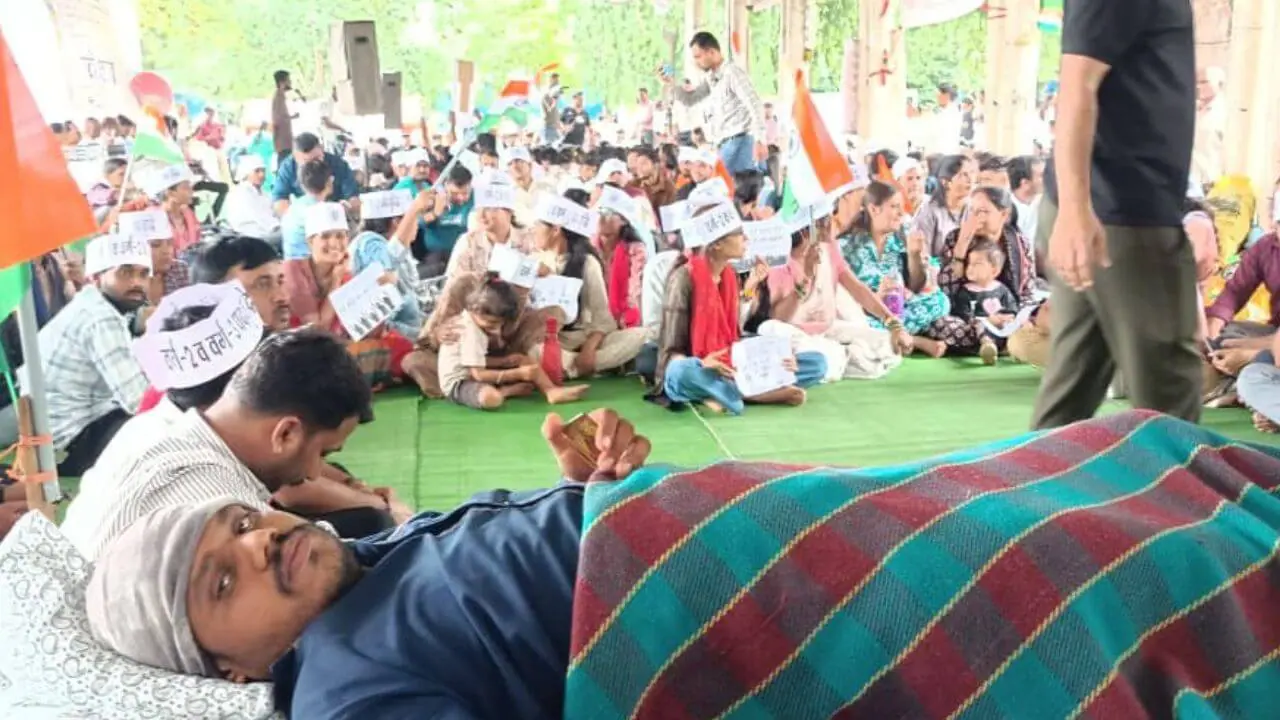 भोपाल में शिक्षक भर्ती 2025 को लेकर अभ्यार्थियों का प्रदर्शन जारी, वर्ग-2 और वर्ग-3 में पद बढ़ाने की मांग, पढ़ें पूरी खबर