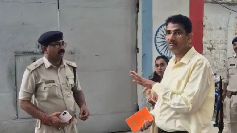 “मेन्यू में अरहर, थाली में चने की दाल..” दमोह कलेक्टर के जेल निरीक्षण में सामने आईं गंभीर खामियां, जेल प्रबंधन के खिलाफ जांच के आदेश