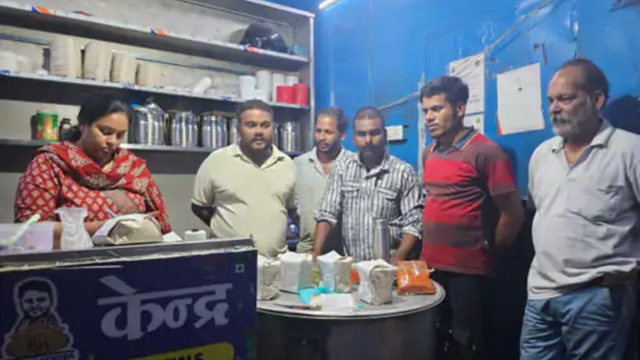 इंदौर में खाद्य सुरक्षा विभाग ने बिना लाइसेंस चल रहा बिरयानी सेंटर किया सील, बिरयानी में मिला अजीनोमोटो, मिर्च और सौंफ के सैंपल भी जांच के लिए भेजे