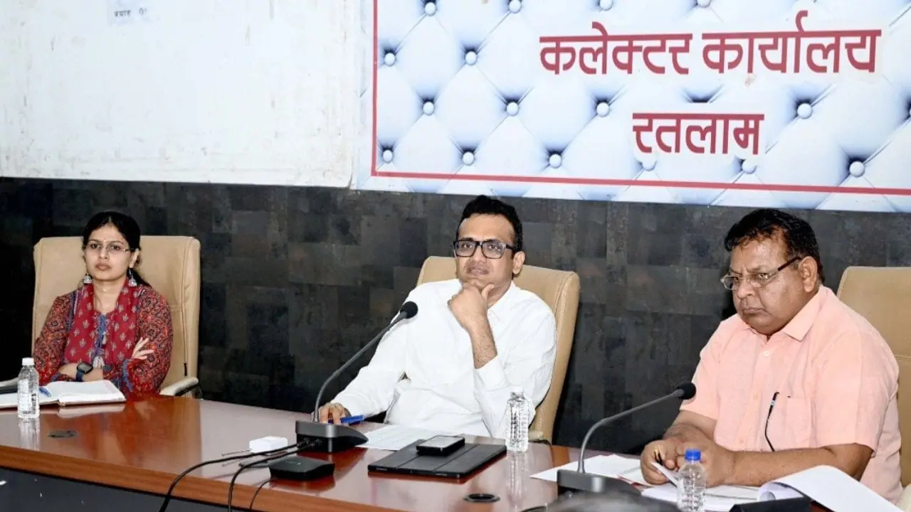रतलाम कलेक्टर ने जनसुनवाई व्यवस्था में किया बदलाव, अब मंगलवार को हर विभाग में होगी सुनवाई, नहीं जाना होगा कलेक्ट्रेट