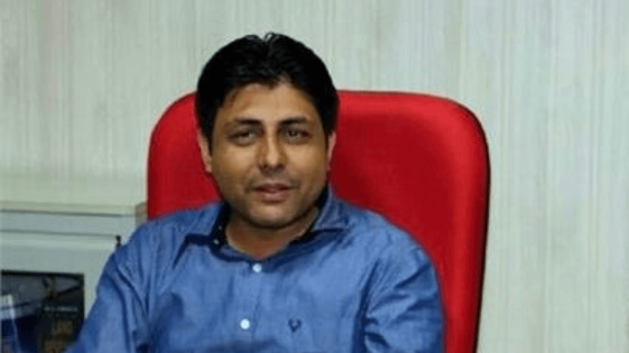 MP लोक शिक्षण आयुक्त अभिषेक सिंह की पहल, खुद ई-अटेंडेंस लगाकर शिक्षकों को दिया संदेश