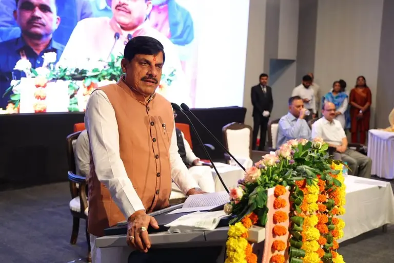 CM डॉ. मोहन ने दिलाई नशामुक्त भारत की शपथ, बोले- नशा पूरे परिवार को बर्बाद कर देता है