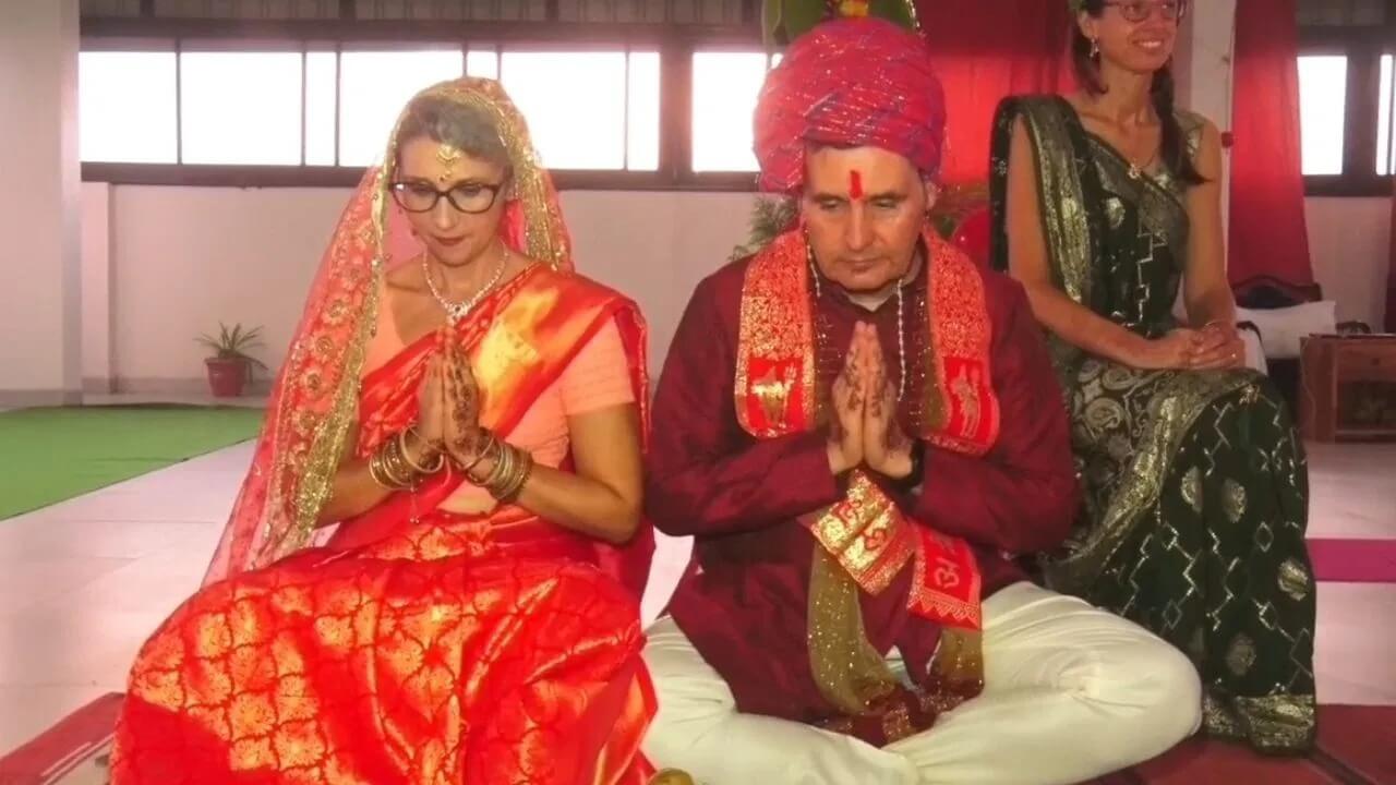 उज्जैन में विदेशी जोड़ों की अनोखी शादी, इटली-स्पेन-इंग्लैंड के 6 लोगों ने हिंदू रीति से लिए सात फेरे