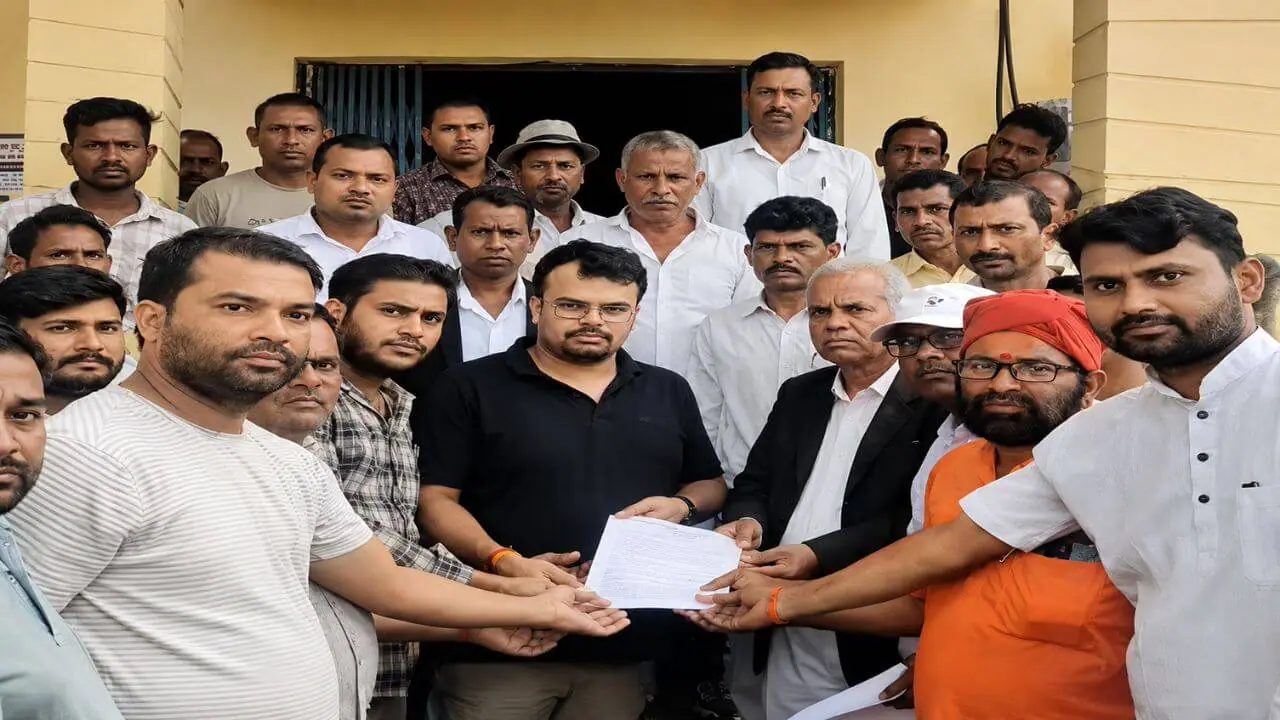 सहारा इंडिया पीड़ितों का फूटा गुस्सा, 25 दिन में भुगतान नहीं हुआ तो 25 अगस्त से अनिश्चितकालीन धरना
